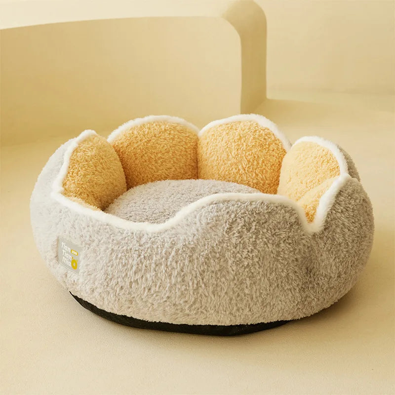 DreamPaws Plush Nest – Super Soft and Warm Bed for Cats and Small Dogs